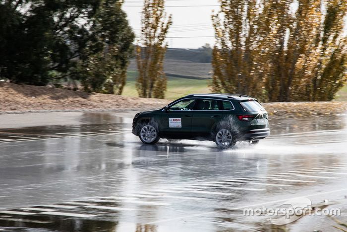 II Curso de Conducción y Nuevas Tecnologías BOSCH - Motor1.com España - Motorsport.com 