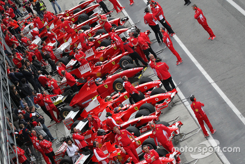 Ferrari F1 clienti in the pitlane