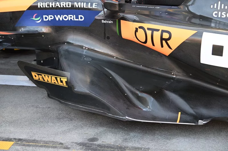 Détail latéral McLaren MCL38