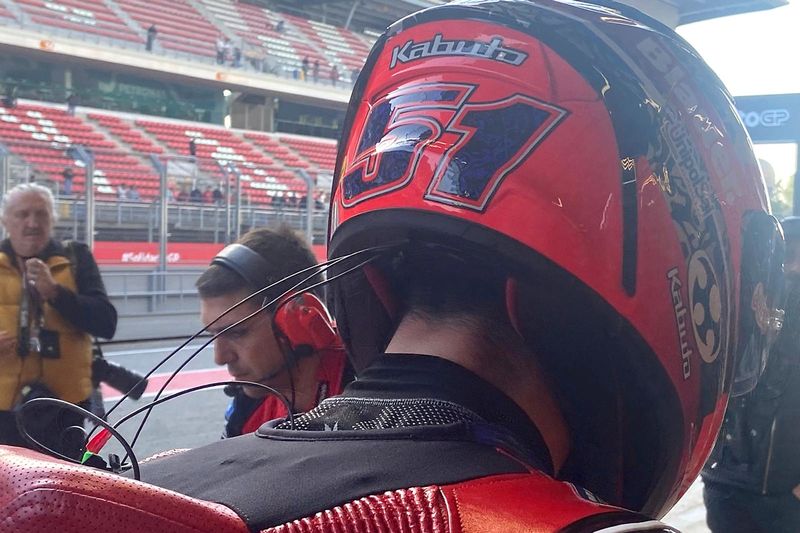 Michele Pirro, Ducati Team con la radio del equipo