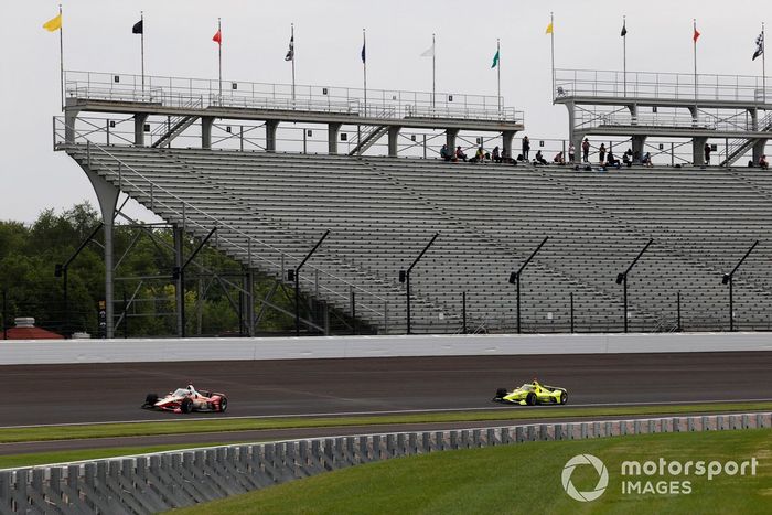 Josef Newgarden, Team Penske Chevrolet, Simon Pagenaud, Team Penske Chevrolet, spotters 