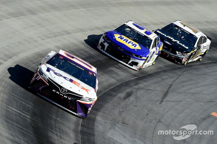 Denny Hamlin, Joe Gibbs Racing, Toyota Camry, Chase Elliott, Hendrick Motorsports, Chevrolet, Aric Almirola, Stewart-Haas Racing, Ford