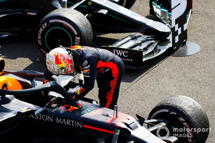 Ganador Max Verstappen, Red Bull Racing, celebra en parc ferme