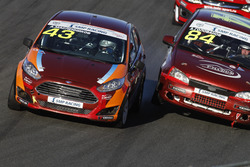 Андрей Масленников, Ford Fiesta, и Александр Голованов, Лада Калина