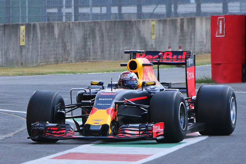 Sébastien Buemi, Red Bull Racing, testa le nuove gomme Pirelli 2017