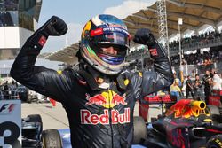 Ganador, Daniel Ricciardo, Red Bull Racing celebra en parc ferme