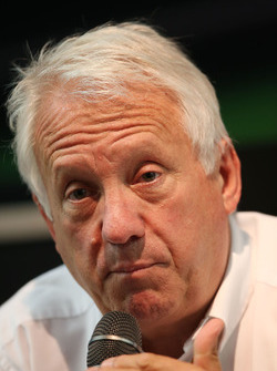 Charlie Whiting, Délégué de la FIA lors d'une conférence de presse