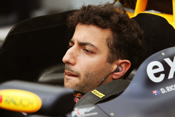 Daniel Ricciardo, Red Bull Racing RB12 on the grid