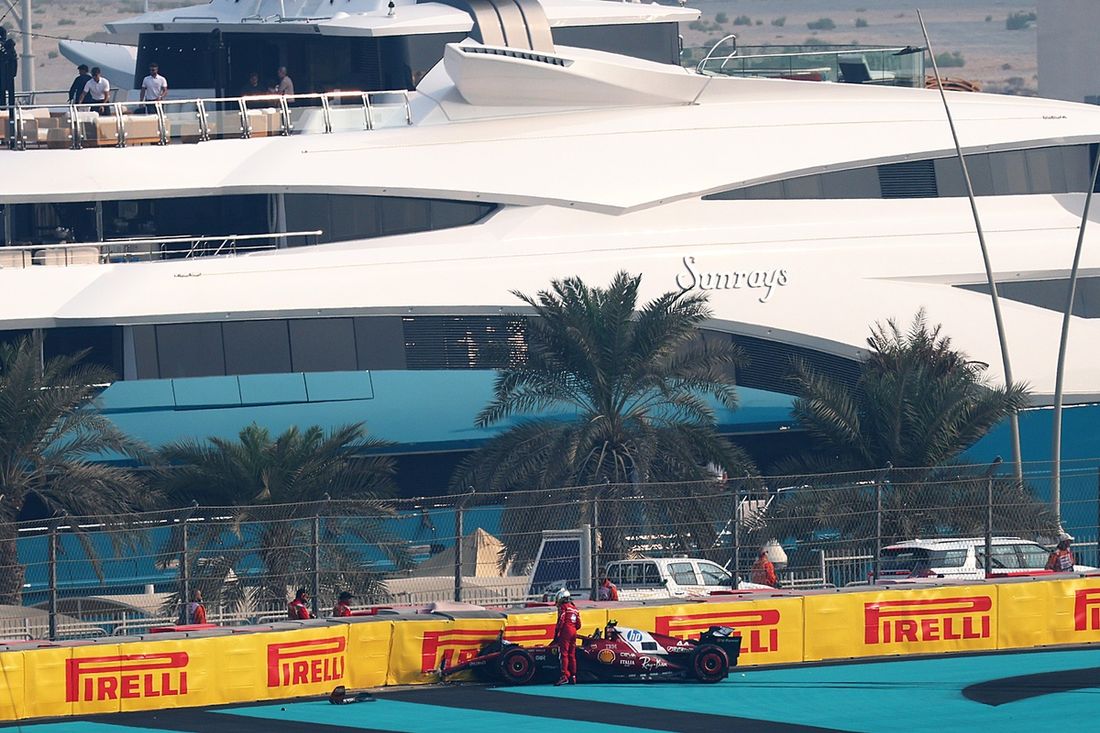 Lewis Hamilton, wypadek Ferrari