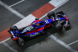 Карлос Сайнс-мол., Scuderia Toro Rosso STR12
