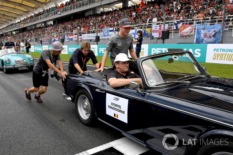 Stoffel Vandoorne, McLaren on the drivers parade