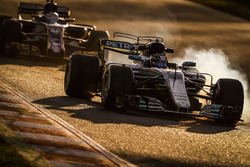 Valtteri Bottas, Mercedes F1 W08; Antonio Giovinazzi, Sauber C36