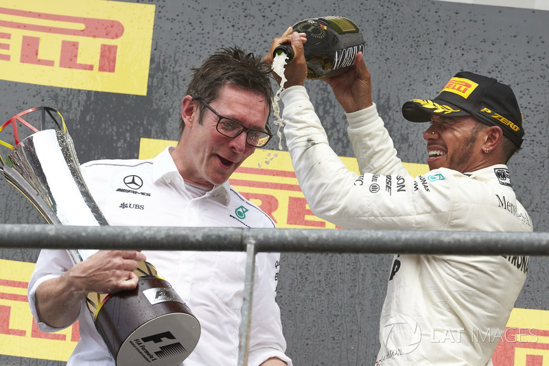 Podium: Race winner Lewis Hamilton, Mercedes AMG F1, Andrew Shovlin, Chief Race Engineer, Mercedes AMG F1