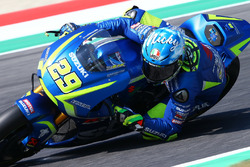 Andrea Iannone, Team Suzuki MotoGP, avec son casque hommage à Nicky Hayden