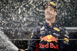 Ganador de la carrera Daniel Ricciardo, Red Bull Racing