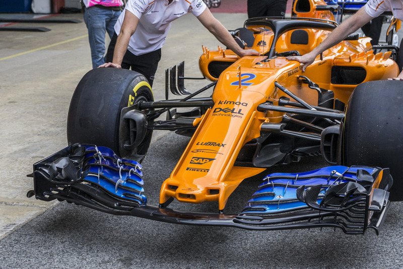 McLaren MCL33 nose and front wing detail