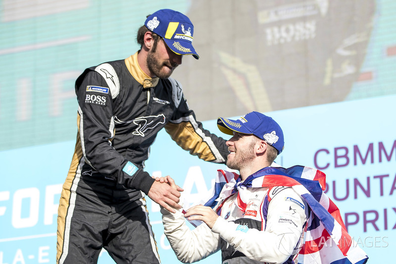 Sam Bird, DS Virgin Racing, congratulates Jean-Eric Vergne, Techeetah, on the podium