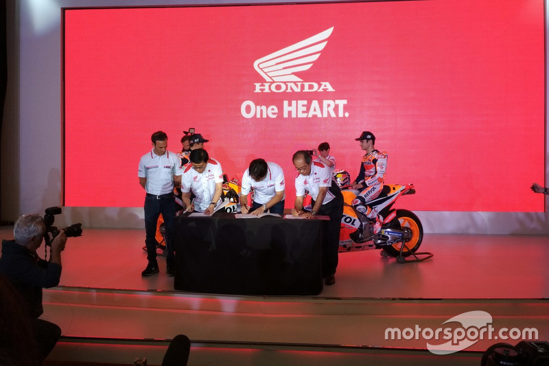 Alberto Puig, Repsol Honda Team Manager; Johannes Loman, Executive Vice President Director PT Astra Honda Motor; Tetsuhiro Kuwata, Chief Engineer of Technology Development Division Honda Racing Corporation dan Toshiyuki Inuma, President Director PT Astra