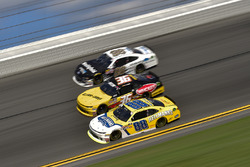 Chase Elliott, JR Motorsports, Hellmann's Chevrolet Camaro, Alex Labbé, DGM Racing, Can-Am / Wholey / Cyclops Gear Chevrolet Camaro, Aric Almirola, Stewart-Haas Racing with Biagi-Denbeste Racing, Smithfield/DenBeste Water Solutions Ford Mustang