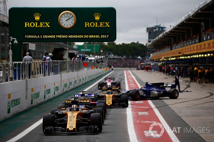 Nico Hulkenberg, Renault Sport F1 Team RS17, Brendon Hartley, Scuderia Toro Rosso STR12, Carlos Sainz Jr., Renault Sport F1 Team RS17, Marcus Ericsson, Sauber C36, Esteban Ocon, Sahara Force India F1 VJM10