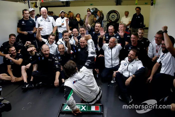 Alex Zanardi, BMW Team RMR con el equipo
