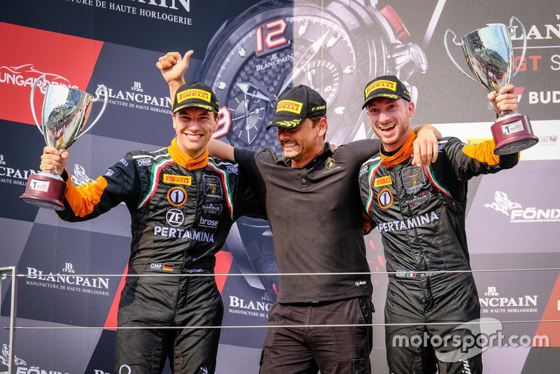 Podio: #63 GRT Grasser Racing Team Lamborghini Huracan GT3: Mirko Bortolotti, Christian Engelhart