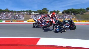 Vídeo: brutal accidente entre Márquez y Oliveira con doble abandono