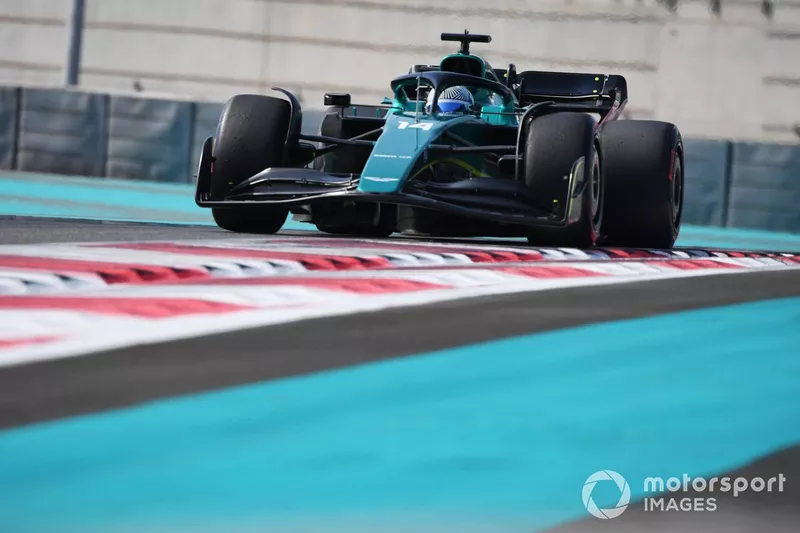 Fernando Alonso, Aston Martin AMR22