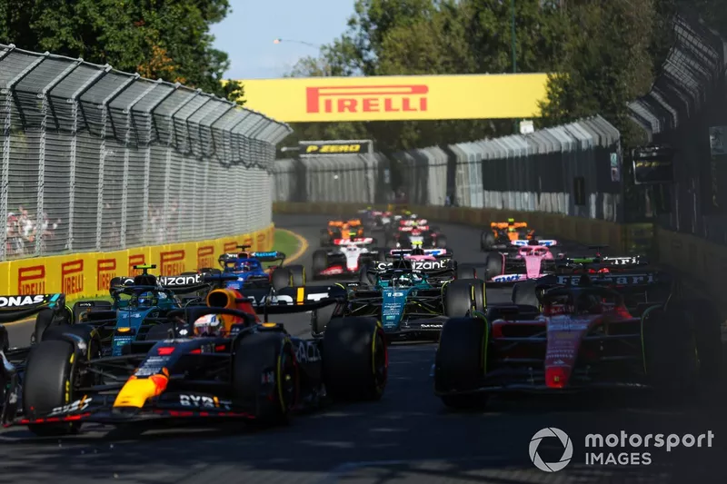 Max Verstappen, Red Bull Racing RB19, Carlos Sainz, Ferrari SF-23, Fernando Alonso, Aston Martin AMR23, Lance Stroll, Aston Martin AMR23, the remainder of the field