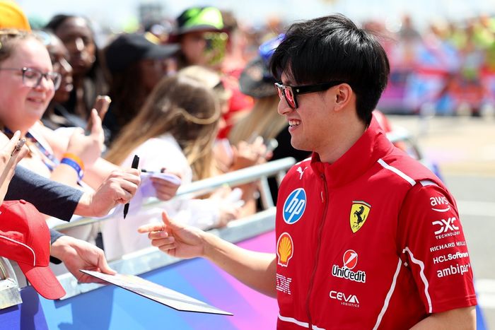 Zhou Guanyu,  Ferrari