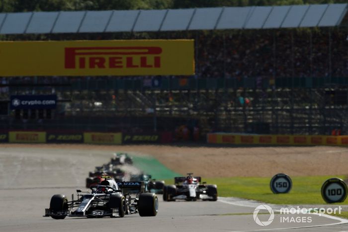 Pierre Gasly, AlphaTauri AT02, Kimi Raikkonen, Alfa Romeo Racing C41