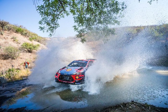 Thierry Neuville, Nicolas Gilsoul, Hyundai Motorsport Hyundai i20 Coupe WRC