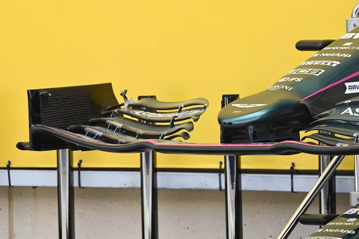 Alerón frontal del Aston Martin AMR21