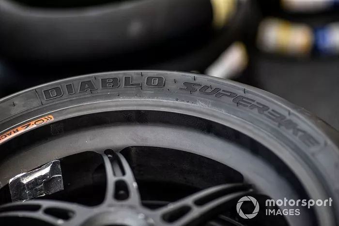 Neumático Pirelli