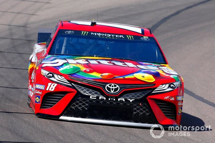 Kyle Busch, Joe Gibbs Racing, Toyota Camry SKITTLES