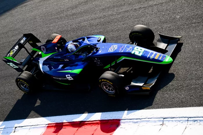 Cameron Das, Carlin 
