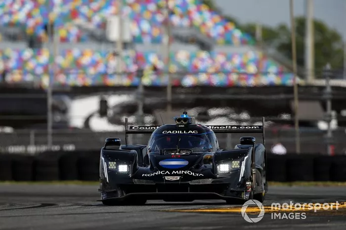 #10 Konica Minolta Cadillac DPi-V.R. Cadillac DPi, DPi: Renger Van Der Zande, Jordan Taylor, Fernando Alonso Diaz, Kamui Kobayashi