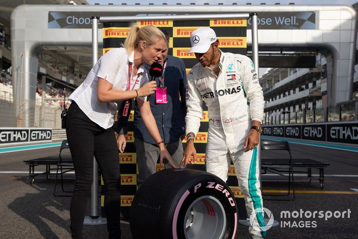 Lewis Hamilton, Mercedes AMG F1 recibe el Premio Pirelli Pole Position