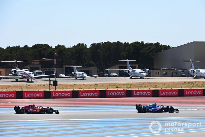 Fernando Alonso, Alpine A522, Carlos Sainz, Ferrari F1-75