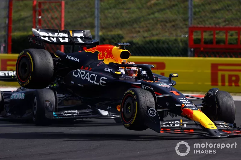 Max Verstappen, Red Bull Racing RB20 crash
