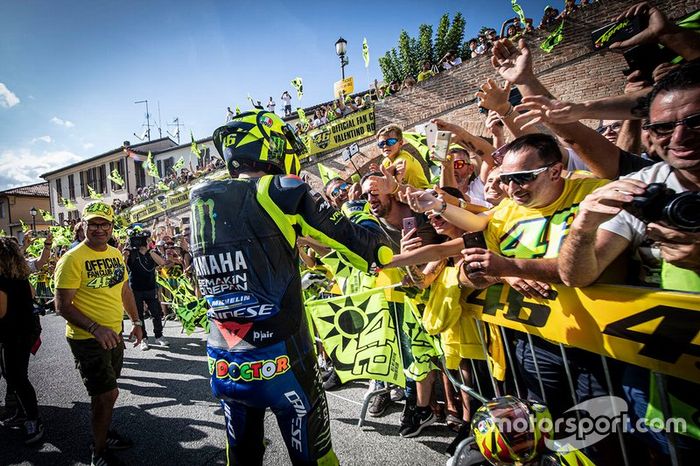 Valentino Rossi, Yamaha Factory Racing con fans