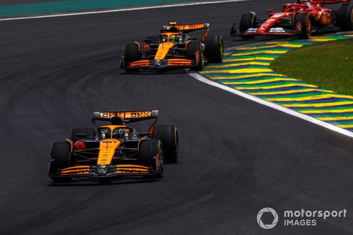 Oscar Piastri, McLaren MCL38, Lando Norris, McLaren MCL38, Charles Leclerc, Ferrari SF-24