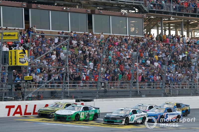 Ricky Stenhouse Jr, JTG Daugherty Racing, Kroger Health/Palmolive Chevrolet Camaro