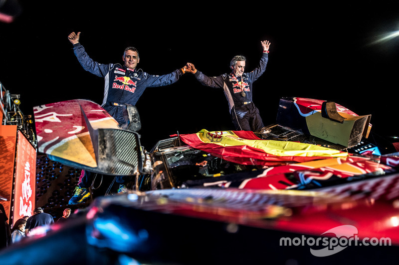 Ganador #303 Peugeot Sport Peugeot 3008 DKR: Carlos Sainz, Lucas Cruz