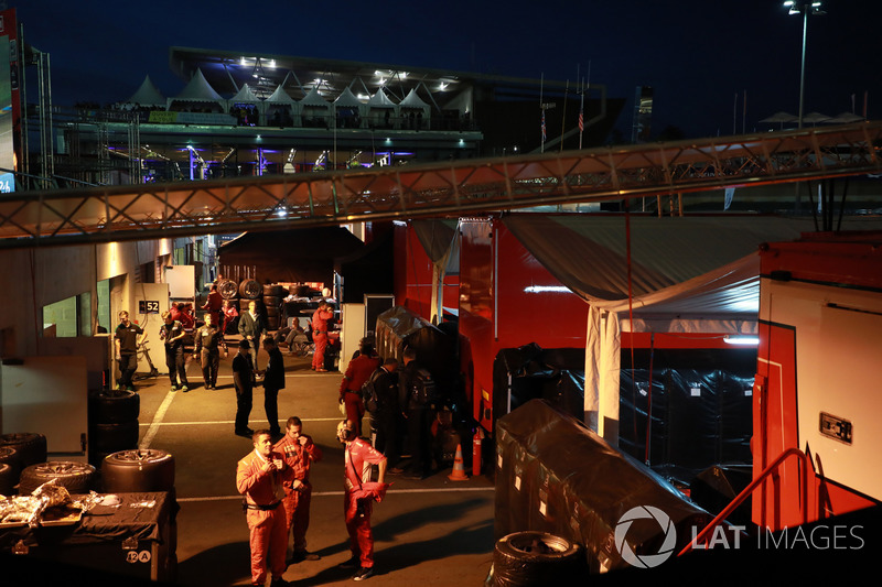 Atmosfera nel paddock
