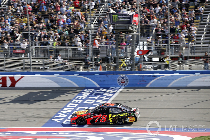 Martin Truex Jr., Furniture Row Racing, Toyota Camry Bass Pro Shops/5-hour ENERGY takes the checkered flag