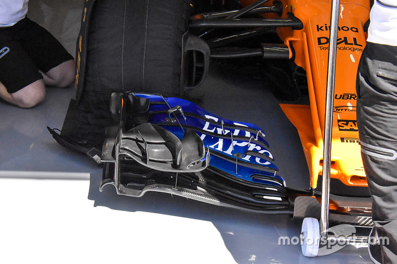 McLaren MCL33 front wing