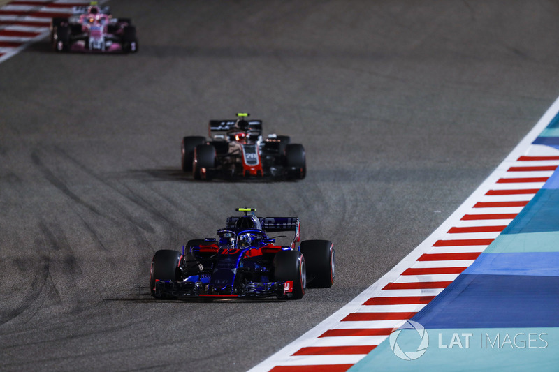 Pierre Gasly, Toro Rosso STR13 Honda, Kevin Magnussen, Haas F1 Team VF-18 Ferrari, and Esteban Ocon,