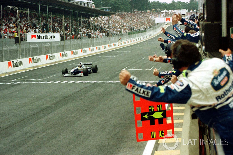 Ganador del GP de Brasil 1997: Jacques Villeneuve, Williams FW19