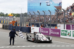Sieg: #2 Porsche Team, Porsche 919 Hybrid: Romain Dumas, Neel Jani, Marc Lieb